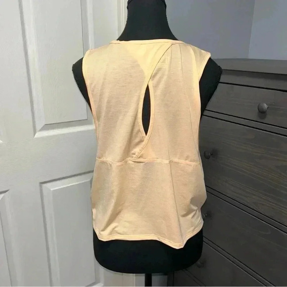 The North  Face Tank - Picture 3 of 5